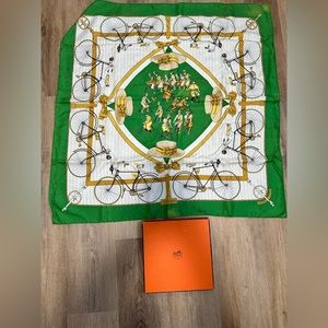 Hermès The Bécanes White Golden Green Light green scarf